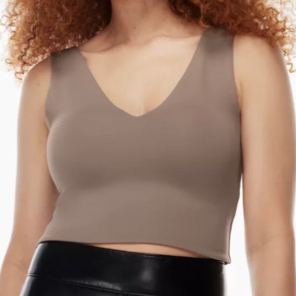 Aritzia Contour V-Neck Tank - Picture 4 of 4